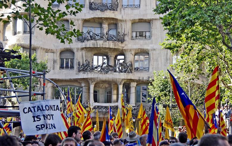 Beismerte a spanyol hírszerzés, hogy katalán függetlenségi politikusok után kémkedett