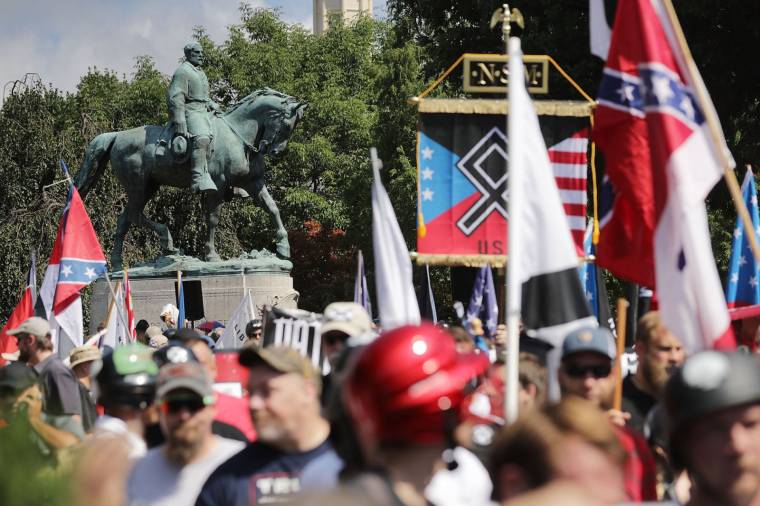 Charlottesville-i zavargások: Trump elítélte a fehér fajgyűlölőket és a neonácikat is