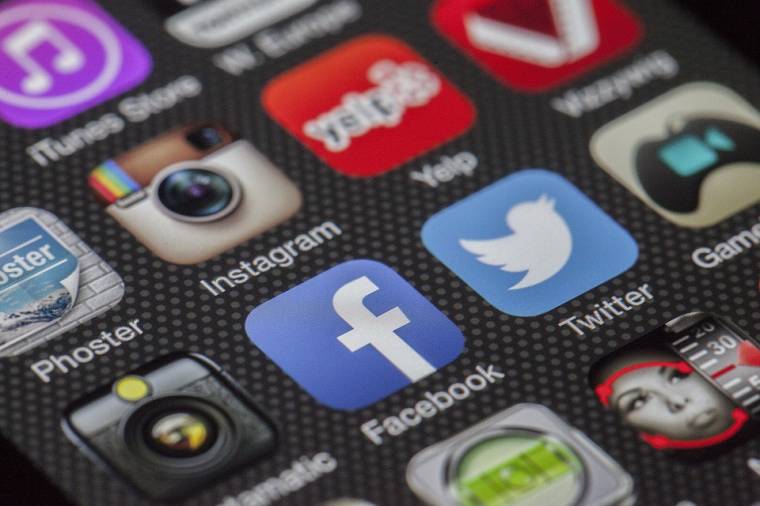 A kiskorúak védelmével kapcsolatban indít eljárást Brüsszel a Facebookot és az Instagramot üzemeltető Meta ellen