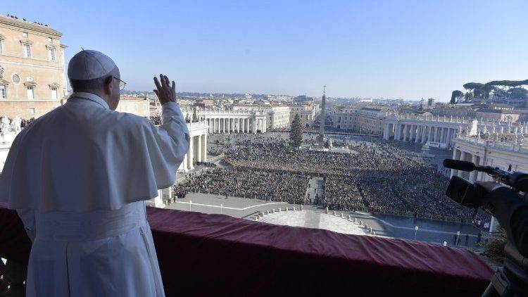Emberségesebb és békés világot sürgetett a katolikus egyházfő karácsonyi beszédében