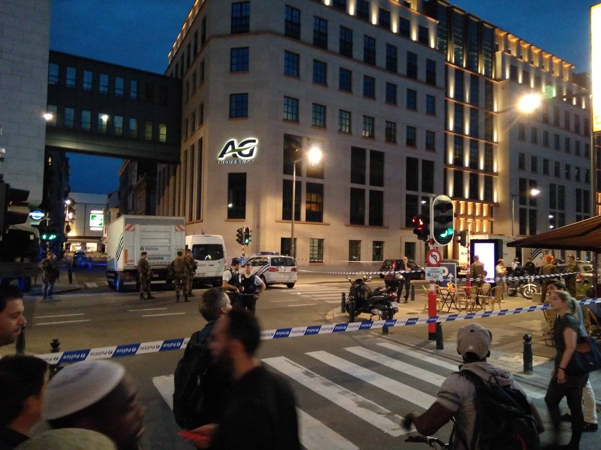 Lelőttek egy férfit, aki késsel támadt katonákra Brüsszelben