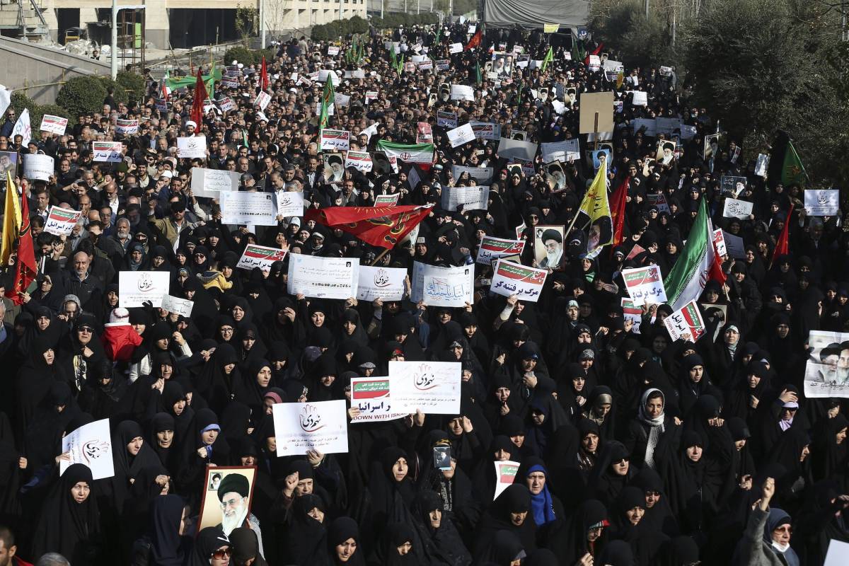 Trump Iránt bírálja, ahol a megszorító intézkedések állhatnak a demonstrációk mögött
