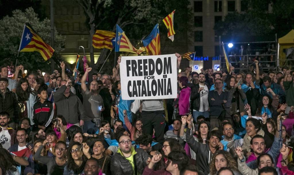 Kiebrudalták a spanyol rendőröket több katalóniai szállodából