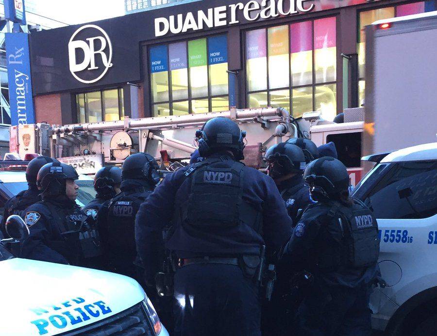 Bombát robbantottak egy New York-i buszpályaudvarnál