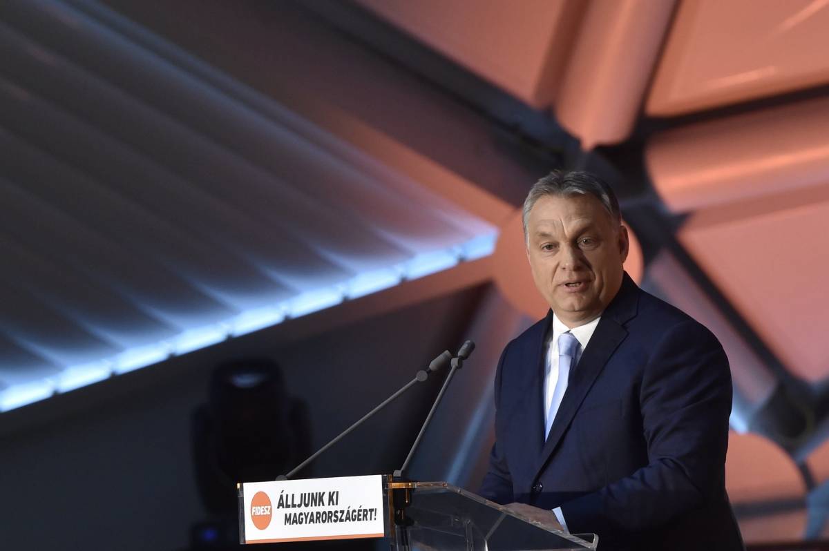 Orbán: azt akarjuk, hogy szállítsák ki Európából a migránsokat