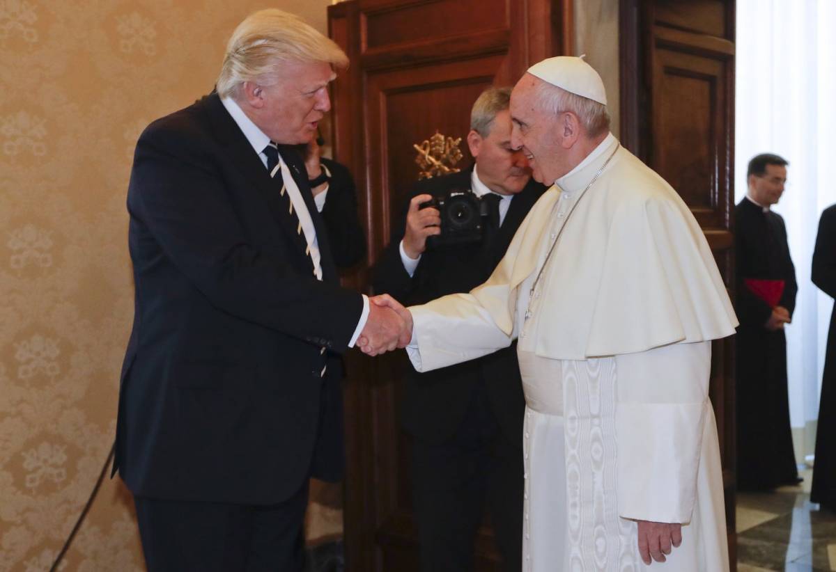 Szívélyes beszélgetést folytatott Ferenc pápa Donald Trumppal