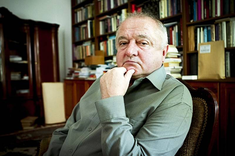 Elhunyt Tőkéczki László Széchenyi-díjas történész