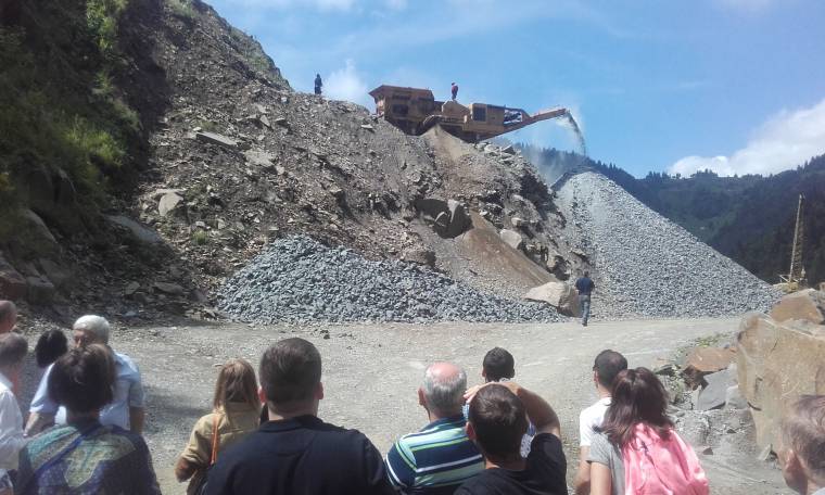 A bányából a piac csúcsára: erdélyi körúton a magyarországi kőfaragók küldöttsége