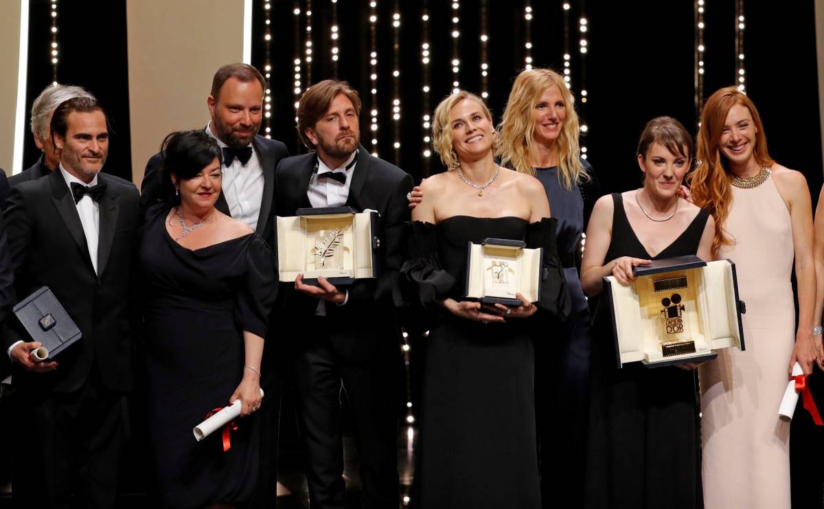 A nyugati álszenteskedést kipellengérező svéd film kapta az Arany Pálmát