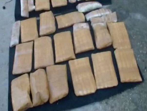 Kábítószer-csempészek buktak le Máramarosszigeten: 84 kg heroint találtak a hatóságok egy holland pár autójában