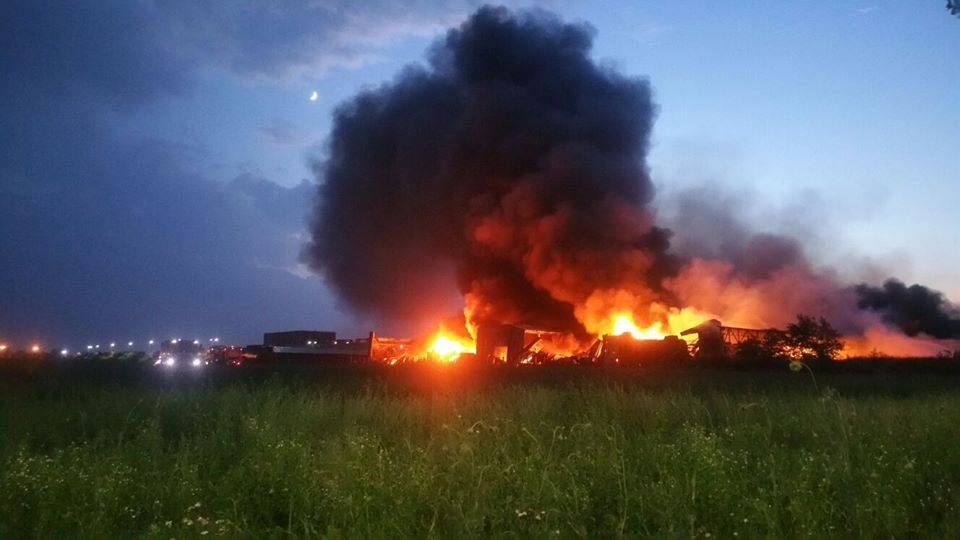 Még mindig küzdenek a tűzzel Baloteşti-en