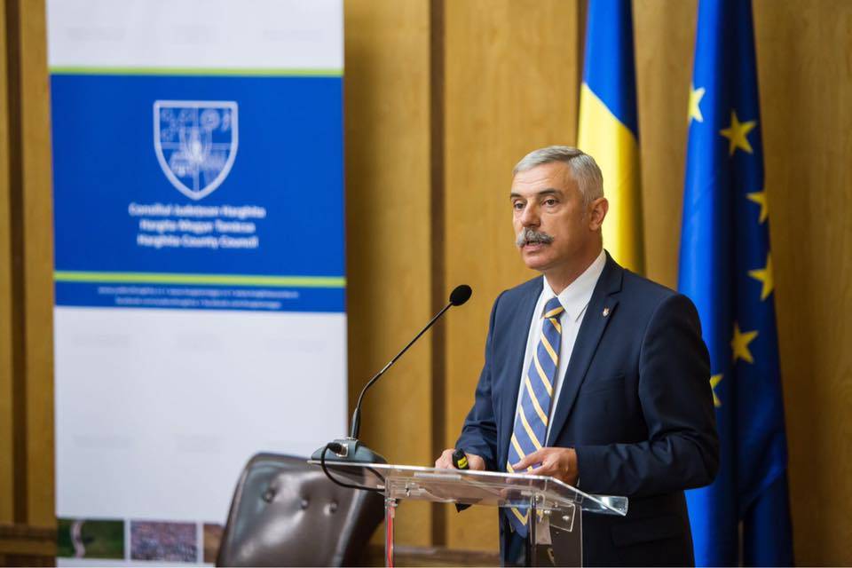Román centenárium: bocsánatkérést vár a prefektustól Tamás Sándor, a Kovászna megyei önkormányzat elnöke