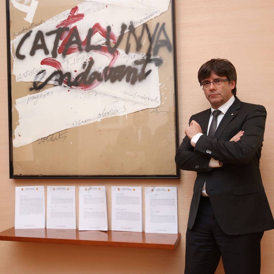 „Békés” és „masszív” választ ígér a katalán elnök