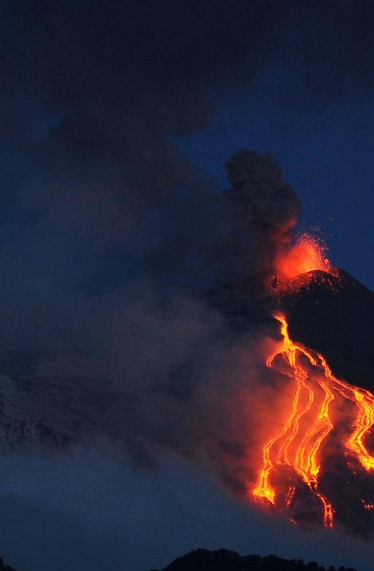 Kitört az Etna, riasztás Szicíliában