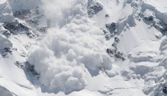 Apa és lánya vesztette életét lavinában a francia Alpokban