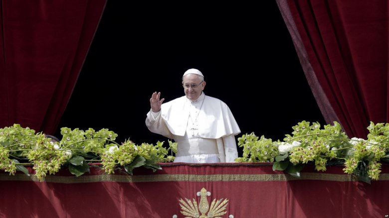 Szentföldi megbékélést, a szíriai „irtóháború” befejezését sürgette húsvéti áldásában a pápa