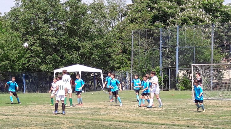 Kolozsvári focimajális 18 csapattal a Dribli Erdélyi Gyerekfoci Klub szervezésében