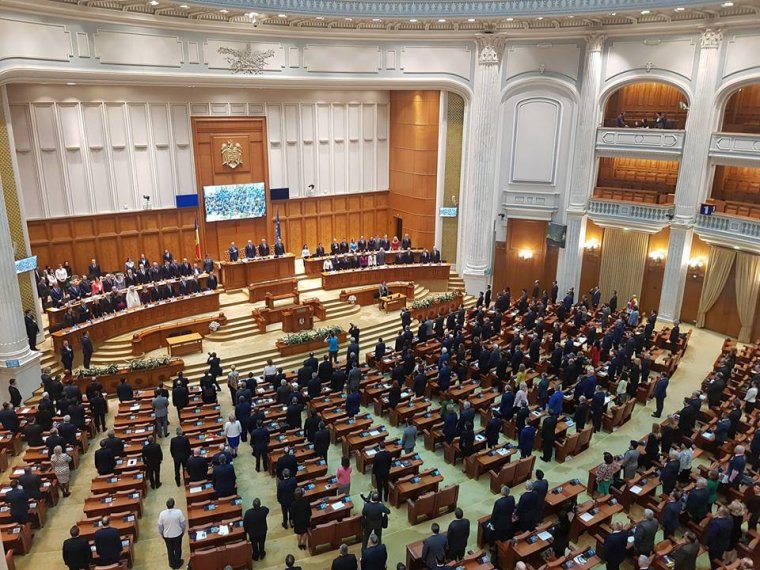 Bukaresti parlament: az újraegyesítés a moldovaiakon múlik – Lehurrogták az RMDSZ-t
