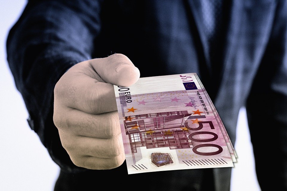 Húszmillió eurót fizetünk az uniós alapok lehívását elősegítő jó tanácsokért