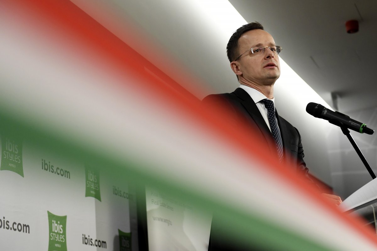 Szijjártó: a magyar közösségeknek a lakóhelyükön kell megerősödniük