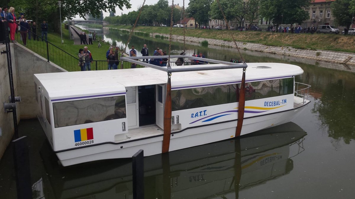Vízibusz Temesváron: fél évszázad után újraindult a személyszállítás a Béga-csatornán