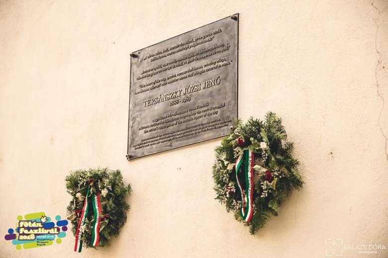 Plakett Tersánszky Józsi Jenő emlékére – emléktáblát kapott Nagybányán a 130 éve született Kossuth-díjas író.