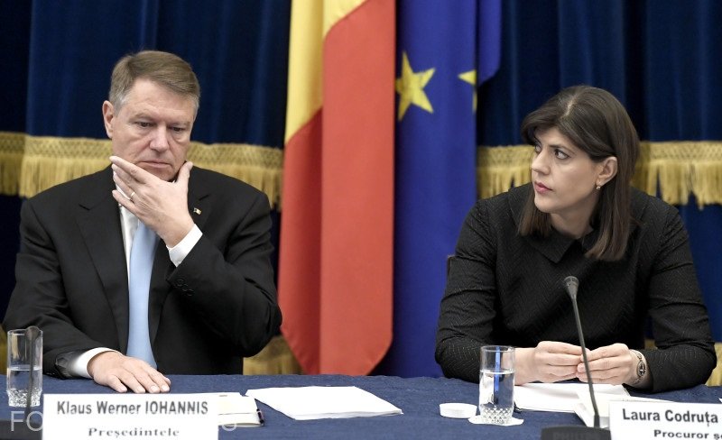 Klaus Johannis államfő felmentette Laura Codruța Kövesi korrupcióellenes főügyészt
