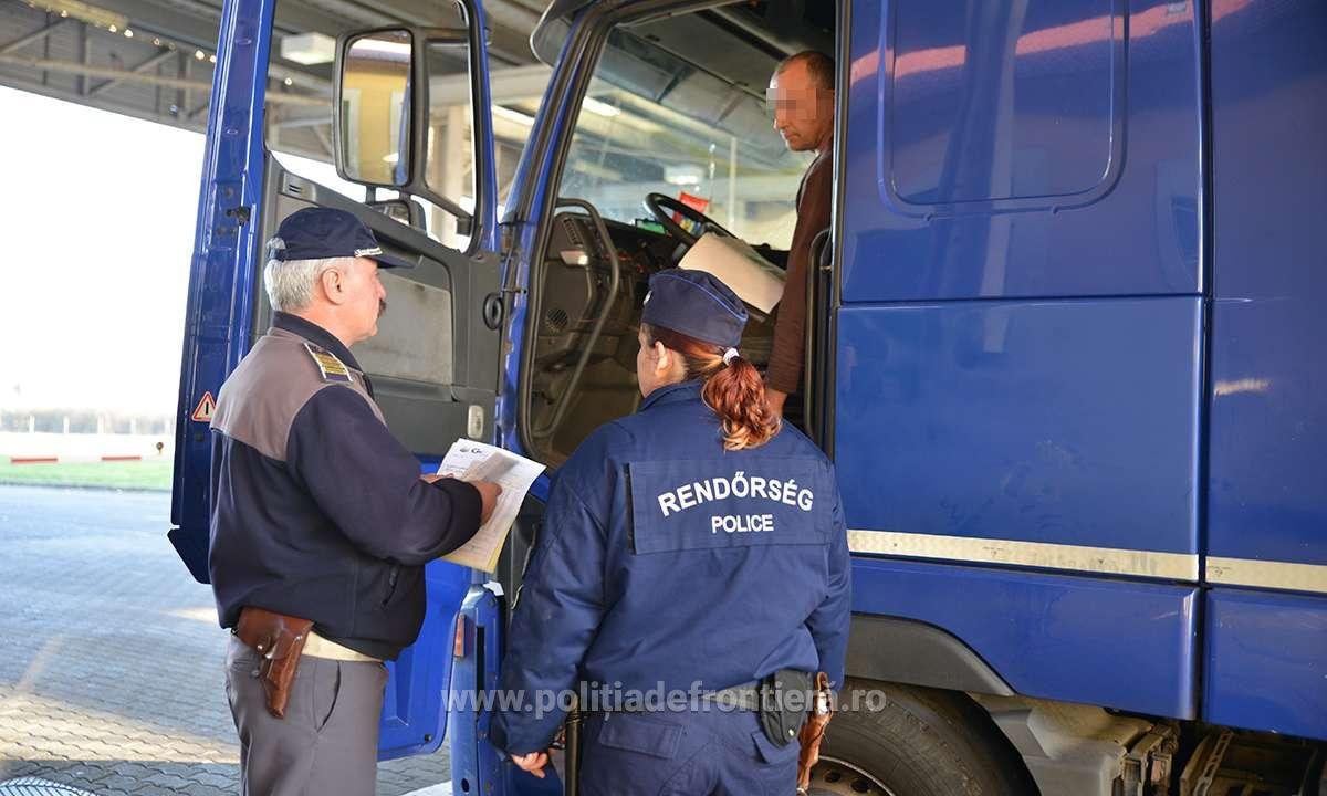 A román határrendészet a magyar hatóságokat hibáztatja a hosszú kamionsorok miatt