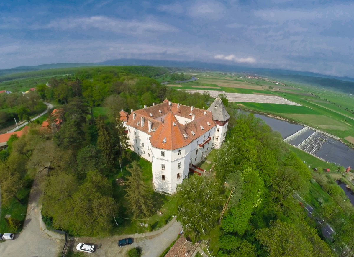 Megnyílnak az erdélyi nemesi lakok a Nyitott kastélyok hetén
