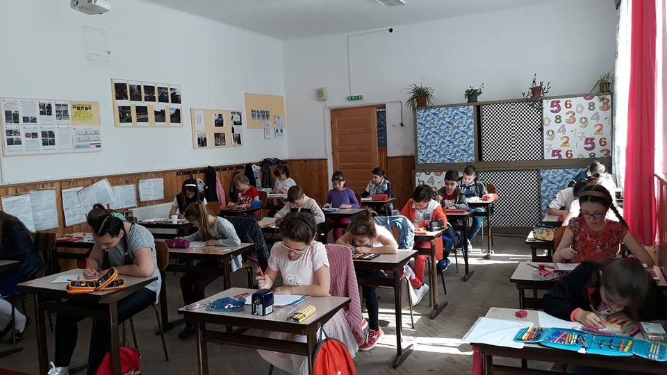 Miniszteri ukázra várnak Brassóban – az oktatási tárcavezető is tud a magyar osztályok összevonásáról
