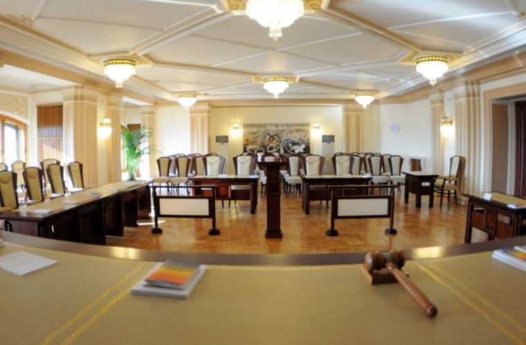 Halasztott az alkotmánybíróság a marosvásárhelyi gimnázium ügyében