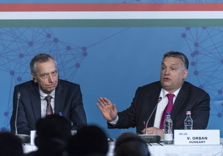 Orbán Viktor szerint rajtunk múlik, fenn tudjuk-e tartani a kultúránkat