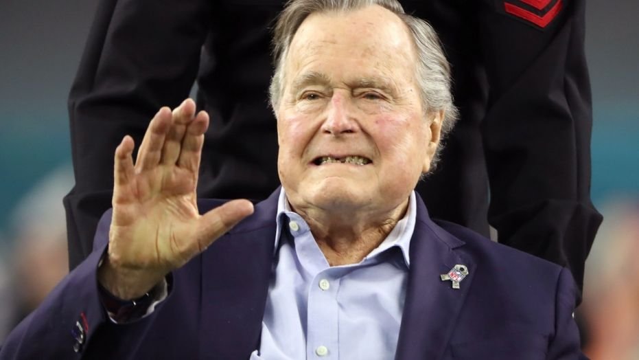 George H. Bush volt amerikai elnököt intenzív osztályon ápolják, túl van az életveszélyen