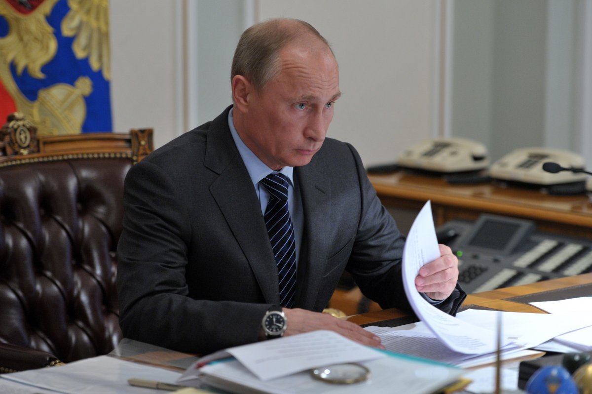 Letette az elnöki hivatali esküt az „áttörést” váró Vlagyimir Putyin