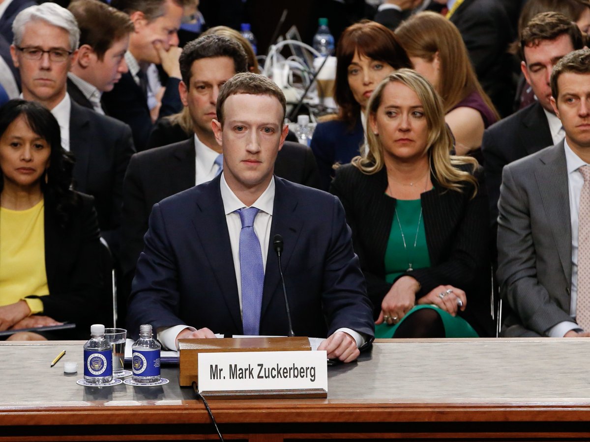 Zuckerberg: hamis profilokat távolítottak el a Facebookról a magyar választások előtt is