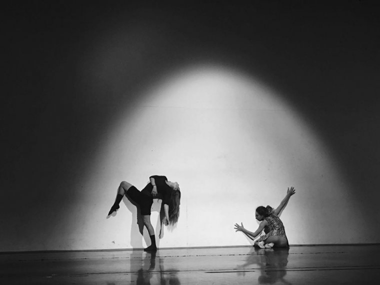 Dinamikus érzésközvetítés a színpadon – András Lóránt a táncszínház helyéről az emberek napi kultúrkészletében