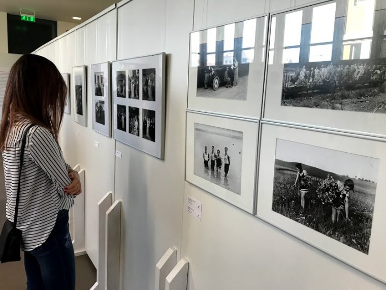 Erdély egykori szépségei az OSZK szekrényéből – Szabó Dénes fotóiból nyílt kiállítás Kolozsváron