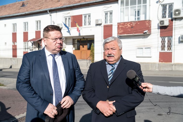 Lomnici Zoltán és Bajkai István meglátogatta a csíkszeredai börtönben a terrorváddal elítélt székelyeket