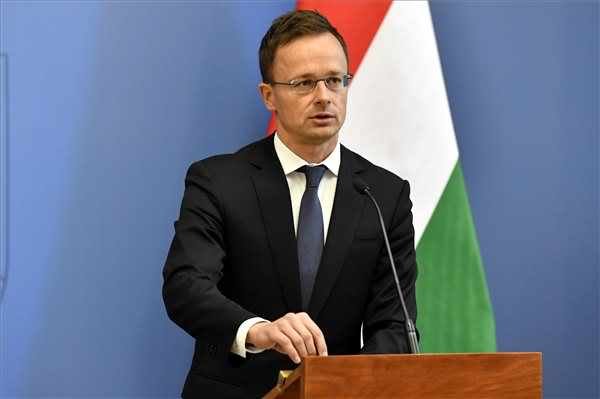 Szijjártó: Magyarország válaszlépésként kiutasít egy ukrán konzult
