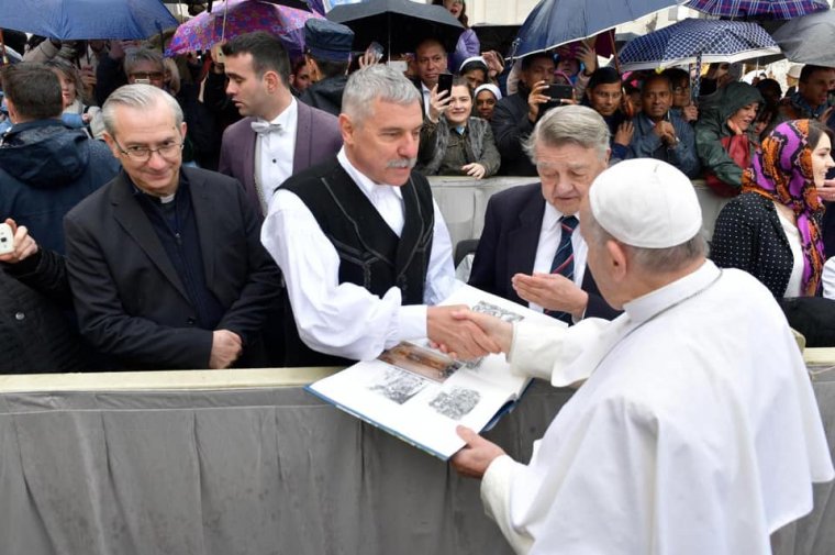 Ferenc pápa áldását kérte az erdélyi magyarokra Tamás Sándor a Vatikánban