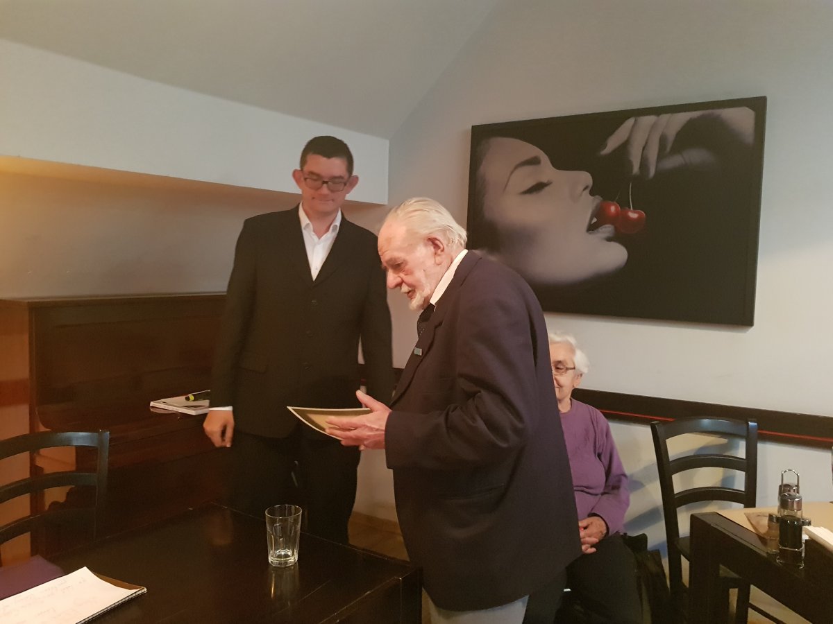 Láng Gusztáv kapta az E-MIL Méhes György-nagydíját „egy emberöltőnyi irodalmi munkásságáért”