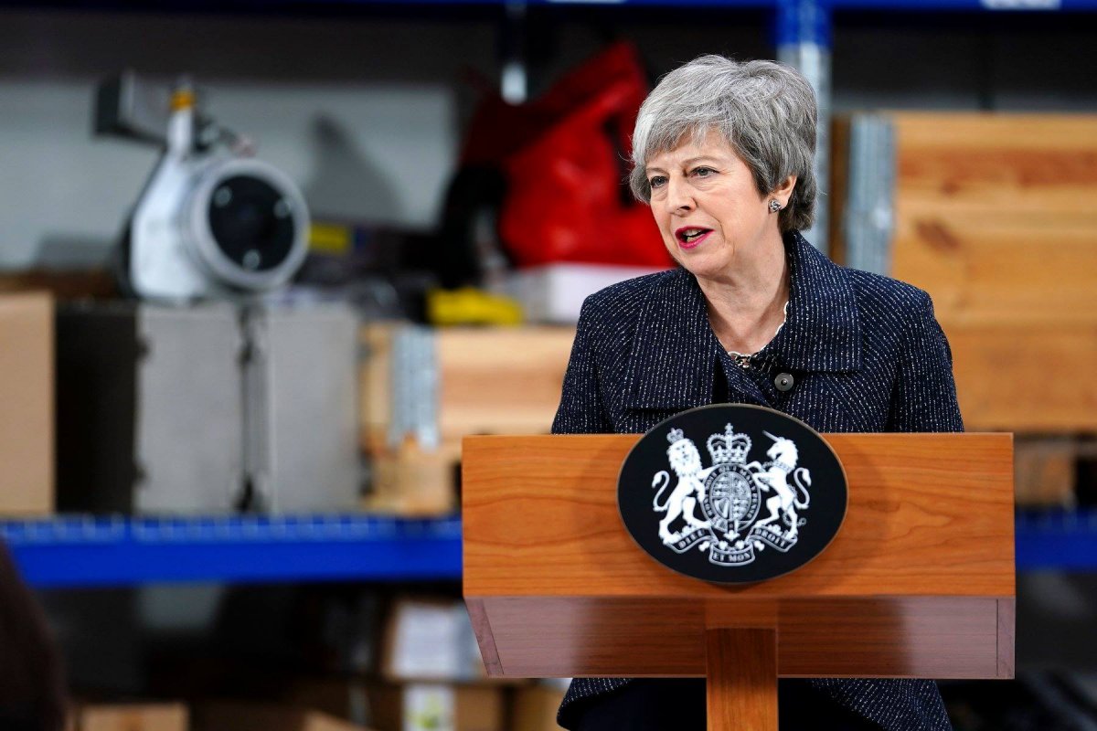Theresa May júniusban megválik pártelnöki, majd miniszterelnöki tisztségétől