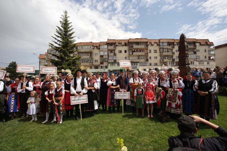 „Megtanítjuk a gyerekeinket, hogy büszkék legyenek Kalotaszegre” – Magyar napok hétvégén két év kihagyás után