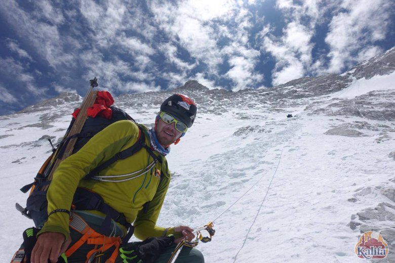 Elindult Nepálba a Mount Everest meghódítására készülő Varga Csaba nagyváradi hegymászó