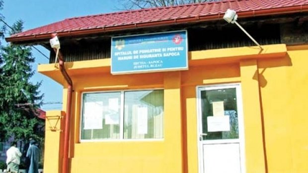 Négy beteget agyonvert, további kilencet megsebesített egy elvonási tünetekkel beutalt páciens Buzău megyében