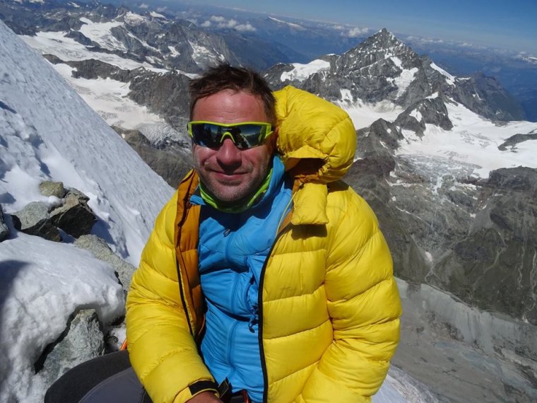 Post mortem kitüntetésben részesítette Török Zsolt hegymászót Klaus Johannis államfő