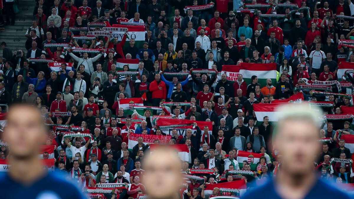 Bekérették a pozsonyi magyar nagykövetet a magyar–szlovák labdarúgó-mérkőzés miatt