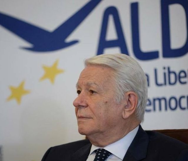 Kizárták pártjából a szenátus elnökévé választott Meleşcanut, megszűnt az ALDE felsőházi frakciója
