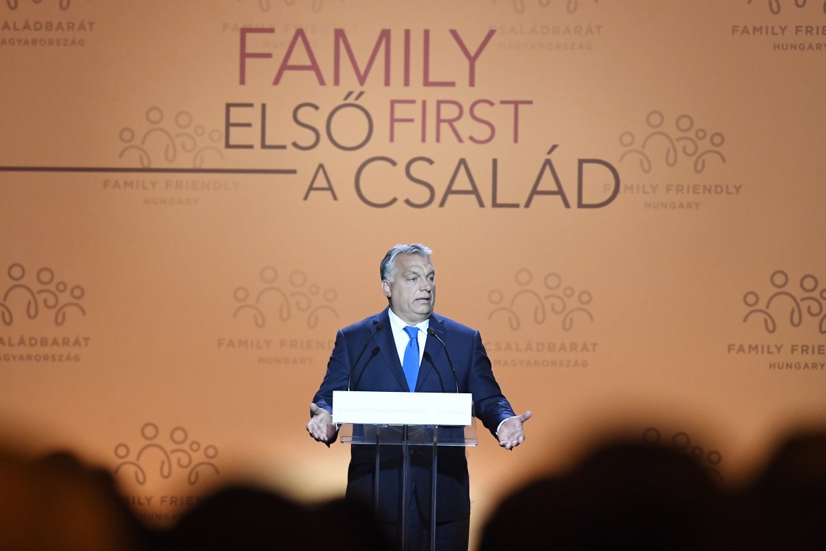 Orbán Viktor: ha nincsenek családok, akkor egy nemzeti közösség el tud tűnni