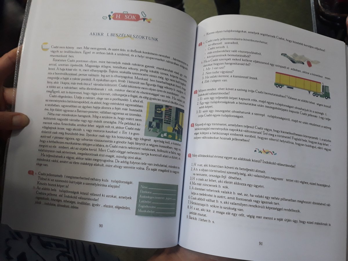 FRISSÍTVE – Rejtvénnyé visszaminősített magyartankönyv: betűhiányos új kiadványt kaptak a hatodikosok nyomdahiba miatt